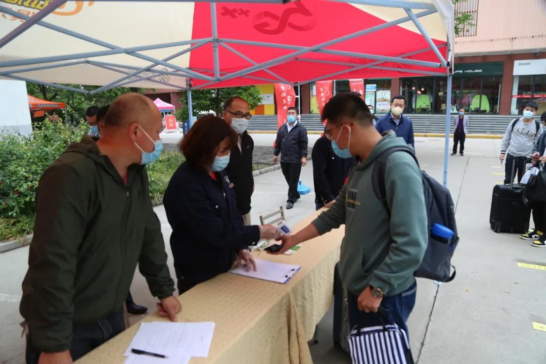 返校第一天 | 初夏的校園 終于等到你！
