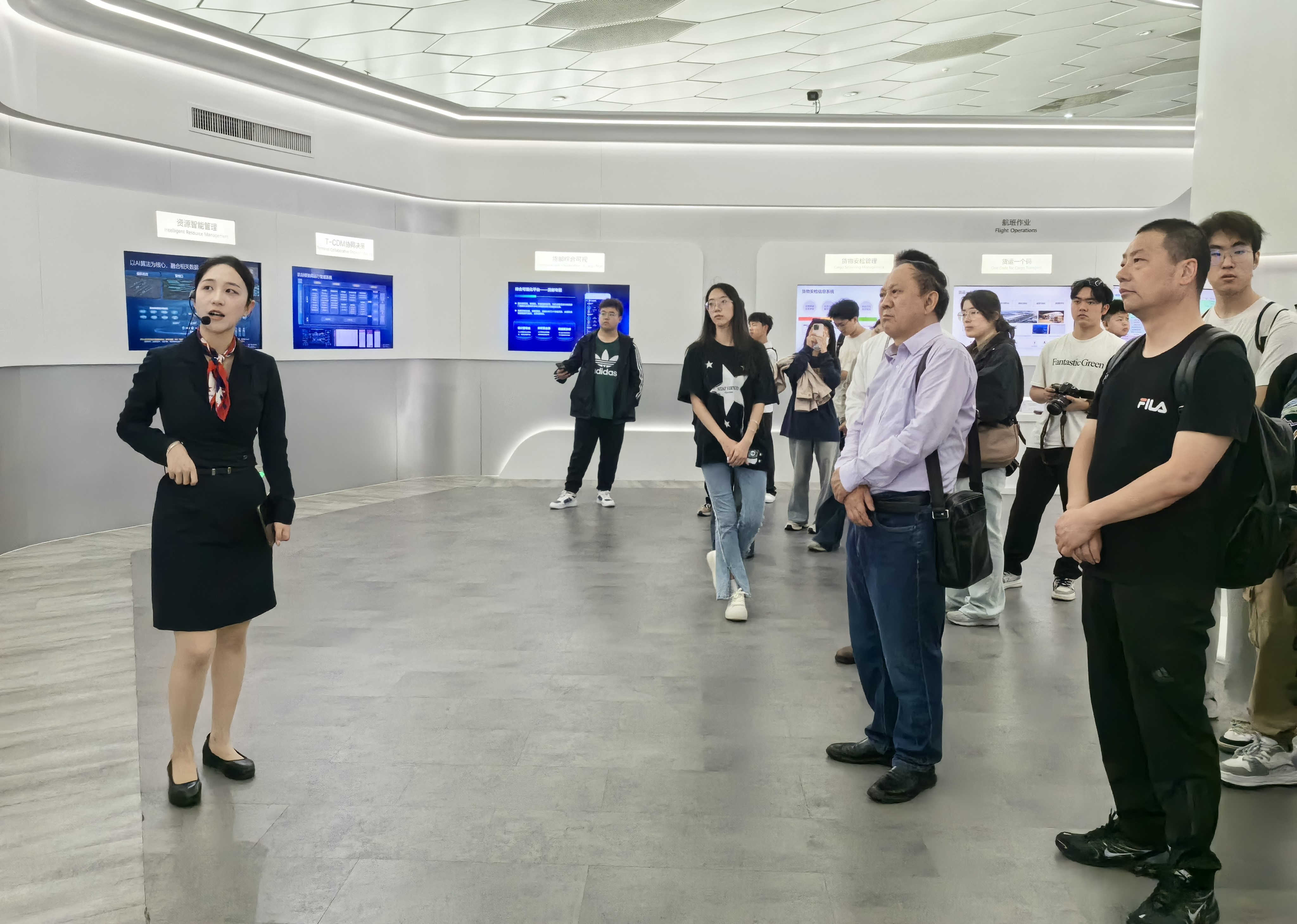 燃情五月 活出夢(mèng)想——明德師生赴港參加2024青年夢(mèng)想家交流營(yíng)活動(dòng) 燃情五月 活出夢(mèng)想——明德師生赴港參加2024青年夢(mèng)想家交流營(yíng)活動(dòng)