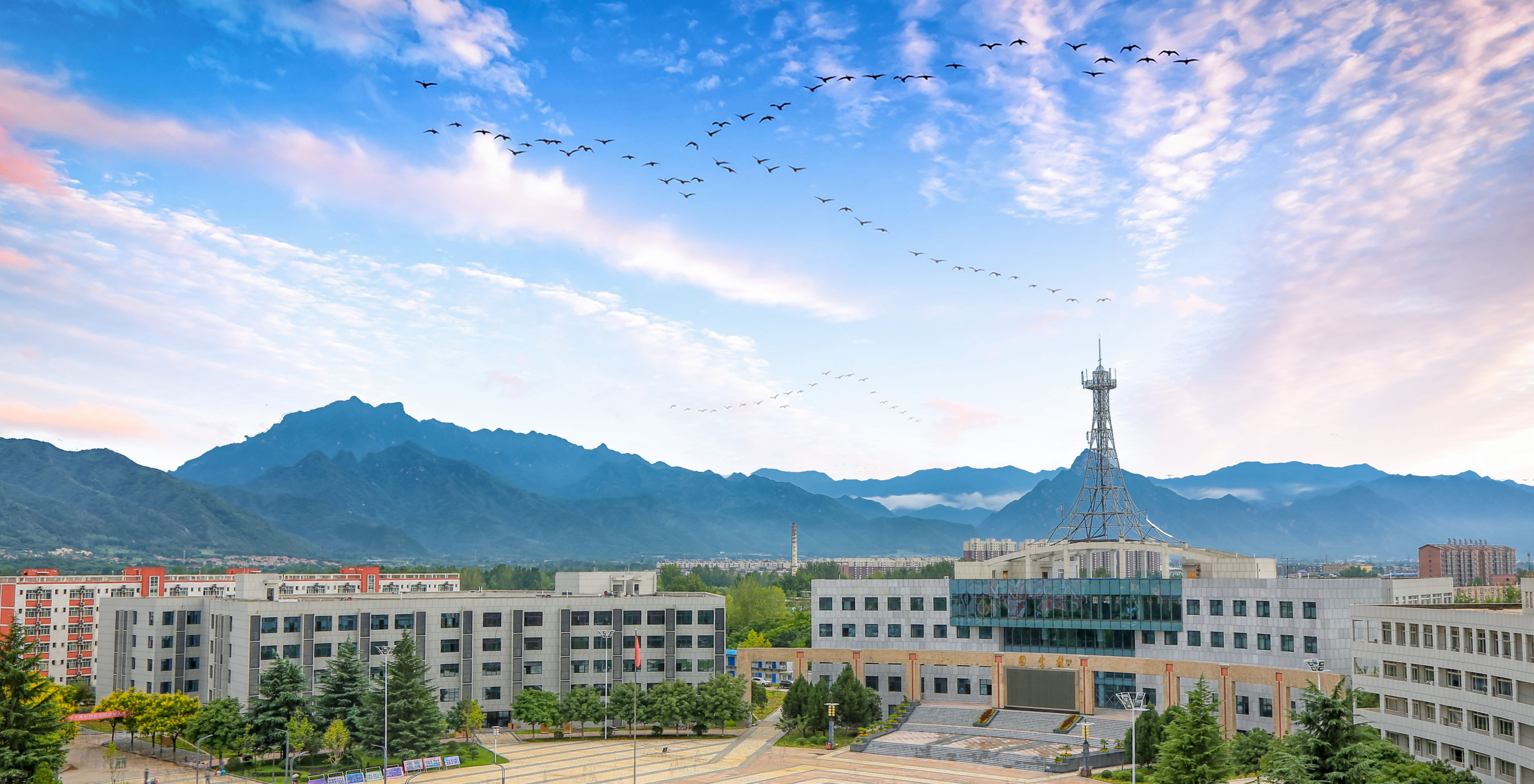 《中國(guó)教育報(bào)》：“明德文化”賦能 校訓(xùn)精神鑄魂——西安明德理工學(xué)院堅(jiān)持文化育人成效顯著