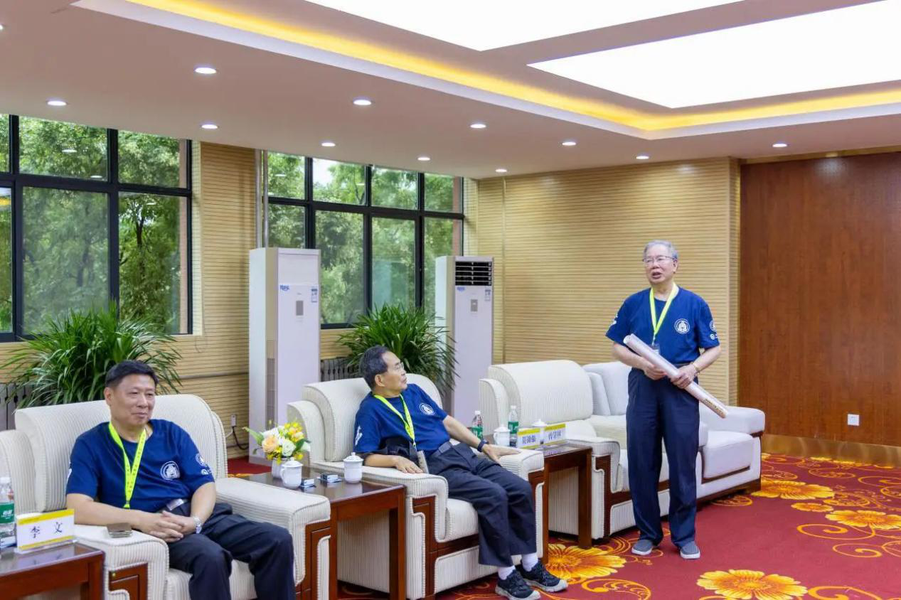 “愛我中華”青年大匯聚火車團歷史文化探索之旅抵陜 省政協副主席楊冠軍在明德學院會見成員代表