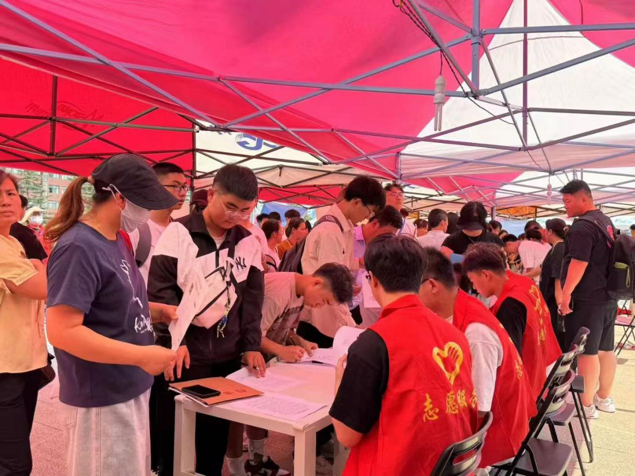 賽場(chǎng)載譽(yù)歸 獻(xiàn)禮開(kāi)學(xué)季 西安明德理工學(xué)院高質(zhì)量發(fā)展再添新成果