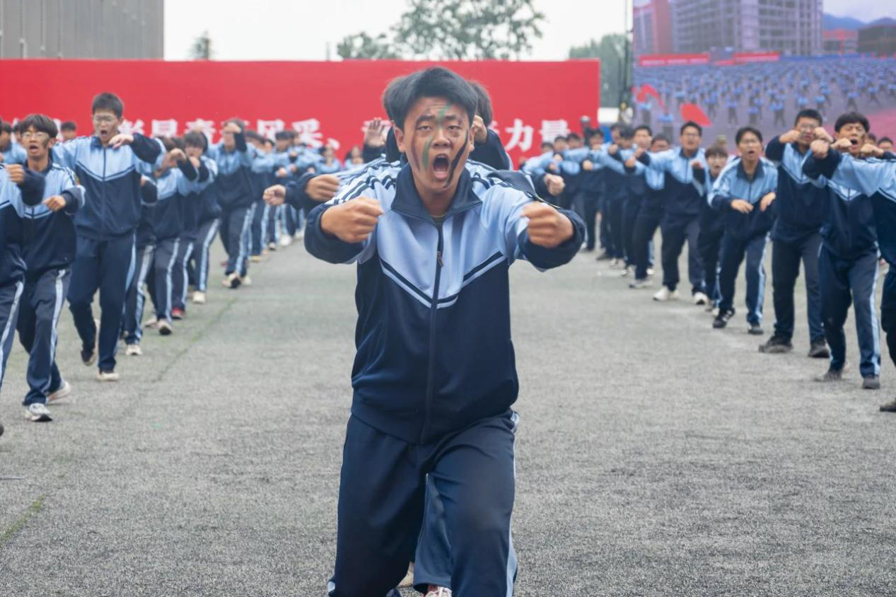 展颯爽英姿 赴璀璨新程 西安明德理工學(xué)院2024級(jí)新生開(kāi)學(xué)典禮暨軍訓(xùn)總結(jié)表彰大會(huì)圓滿舉行