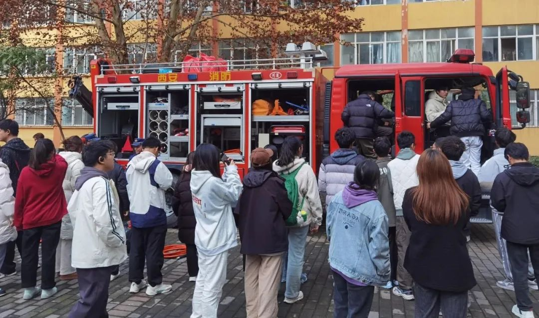 夯實(shí)安全管理基礎(chǔ) 提高全員安全意識(shí) 筑牢安全生產(chǎn)防線 金葉科教集團(tuán)深入開展2024年安全管理專項(xiàng)行動(dòng)之教育事業(yè)篇 夯實(shí)安全管理基礎(chǔ) 提高全員安全意識(shí) 筑牢安全生產(chǎn)防線 金葉科教集團(tuán)深入開展2024年安全管理專項(xiàng)行動(dòng)之教育事業(yè)篇