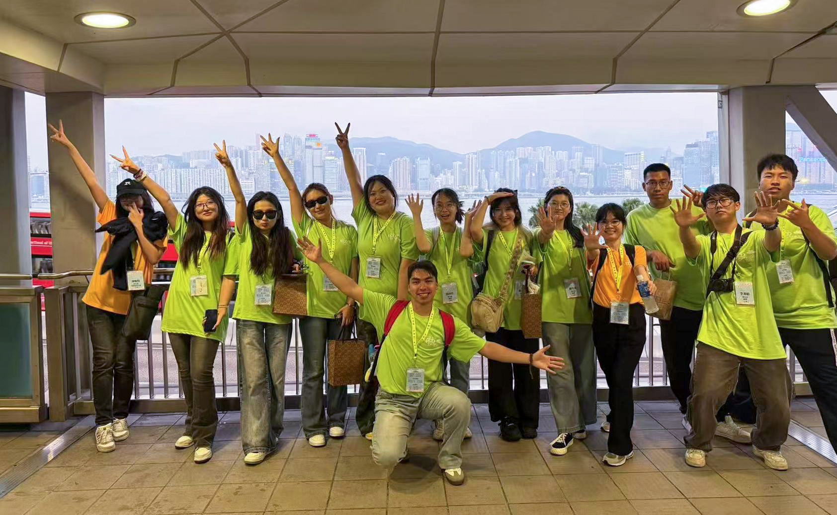 以青春之光 筑家國(guó)夢(mèng)想 集團(tuán)兩校師生代表赴香港參加2025青年夢(mèng)想家交流營(yíng)活動(dòng) 以青春之光 筑家國(guó)夢(mèng)想 集團(tuán)兩校師生代表赴香港參加2025青年夢(mèng)想家交流營(yíng)活動(dòng)